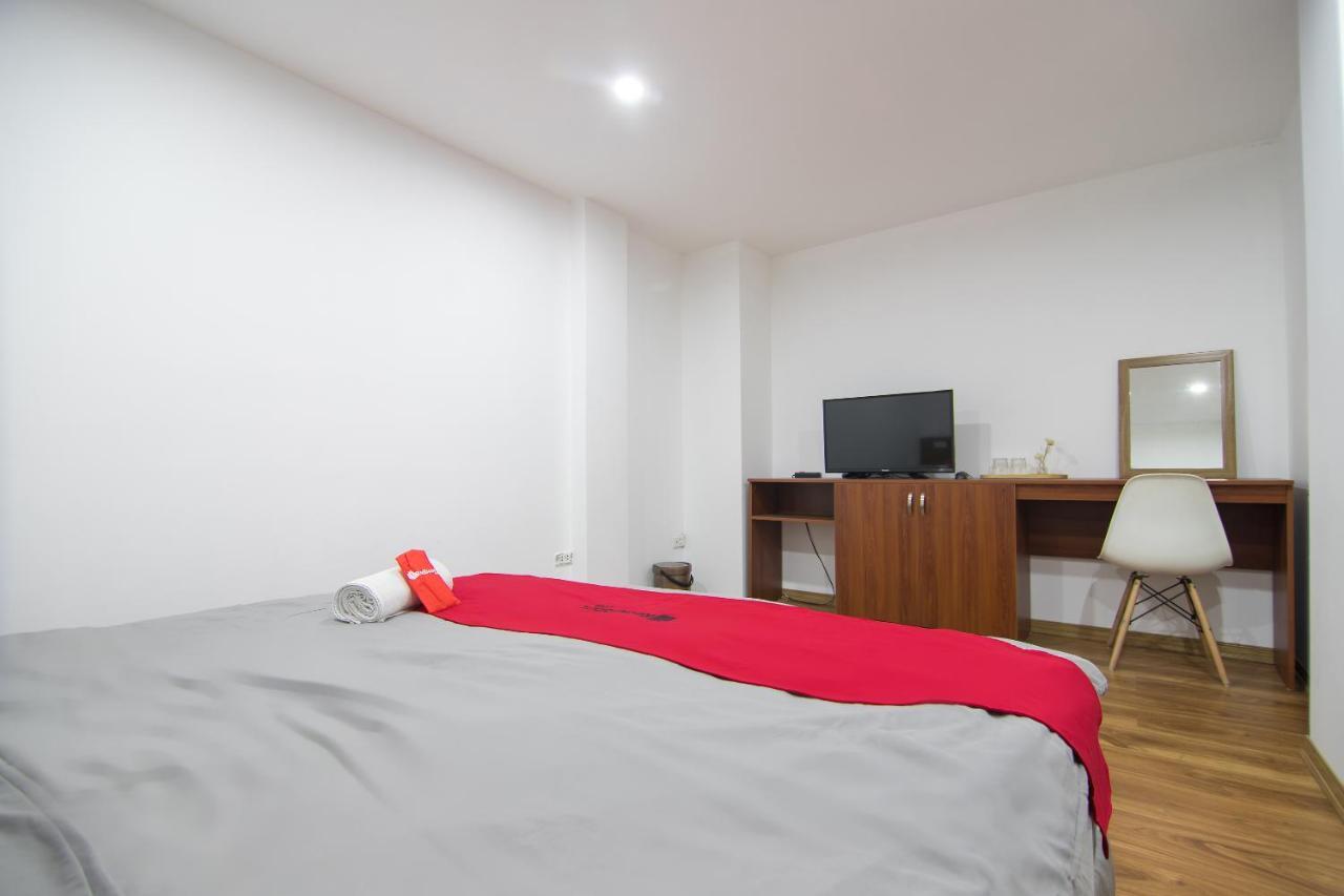 Reddoorz Hostel Near St. Joseph'S Cathedral Ханой Экстерьер фото